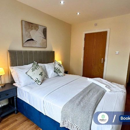 Modern 2 Bed 2 Bath Apartment Free Parking Watford  Exteriör bild