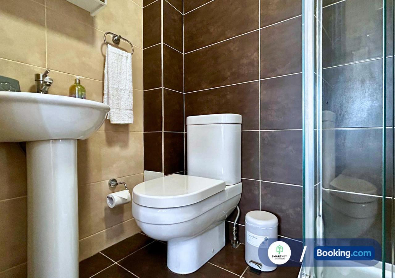 Modern 2 Bed 2 Bath Apartment Free Parking Watford  Exteriör bild