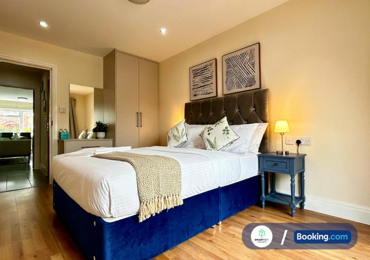 Modern 2 Bed 2 Bath Apartment Free Parking Watford  Exteriör bild