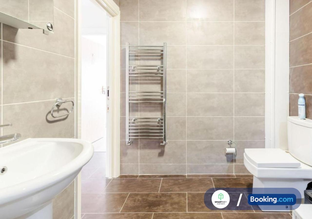 Modern 2 Bed 2 Bath Apartment Free Parking Watford  Exteriör bild