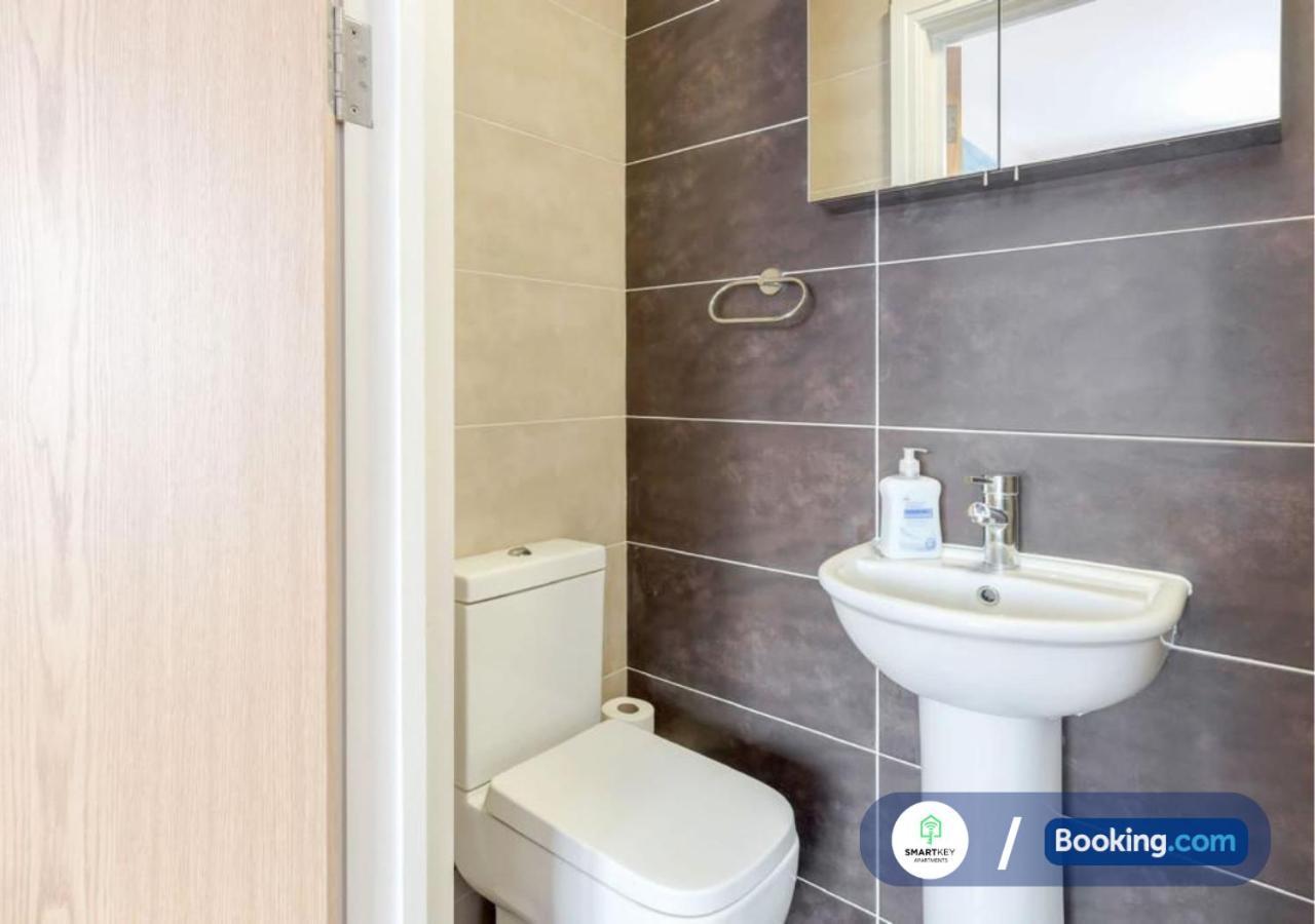 Modern 2 Bed 2 Bath Apartment Free Parking Watford  Exteriör bild