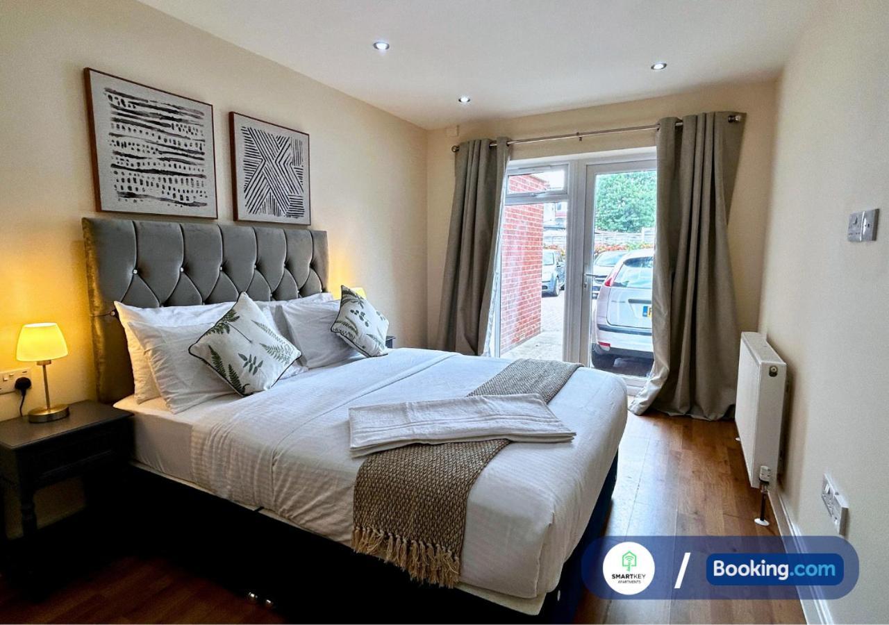Modern 2 Bed 2 Bath Apartment Free Parking Watford  Exteriör bild