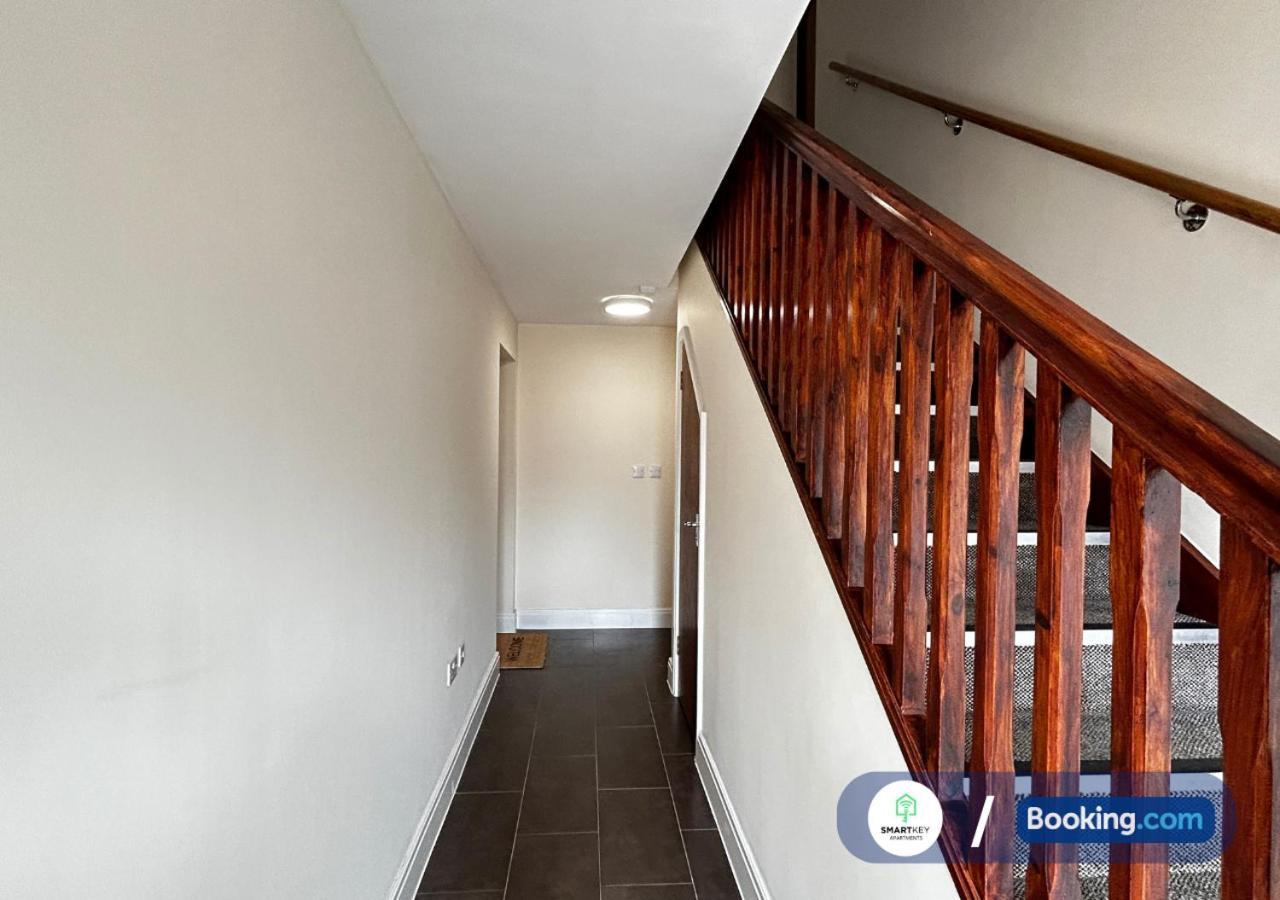 Modern 2 Bed 2 Bath Apartment Free Parking Watford  Exteriör bild